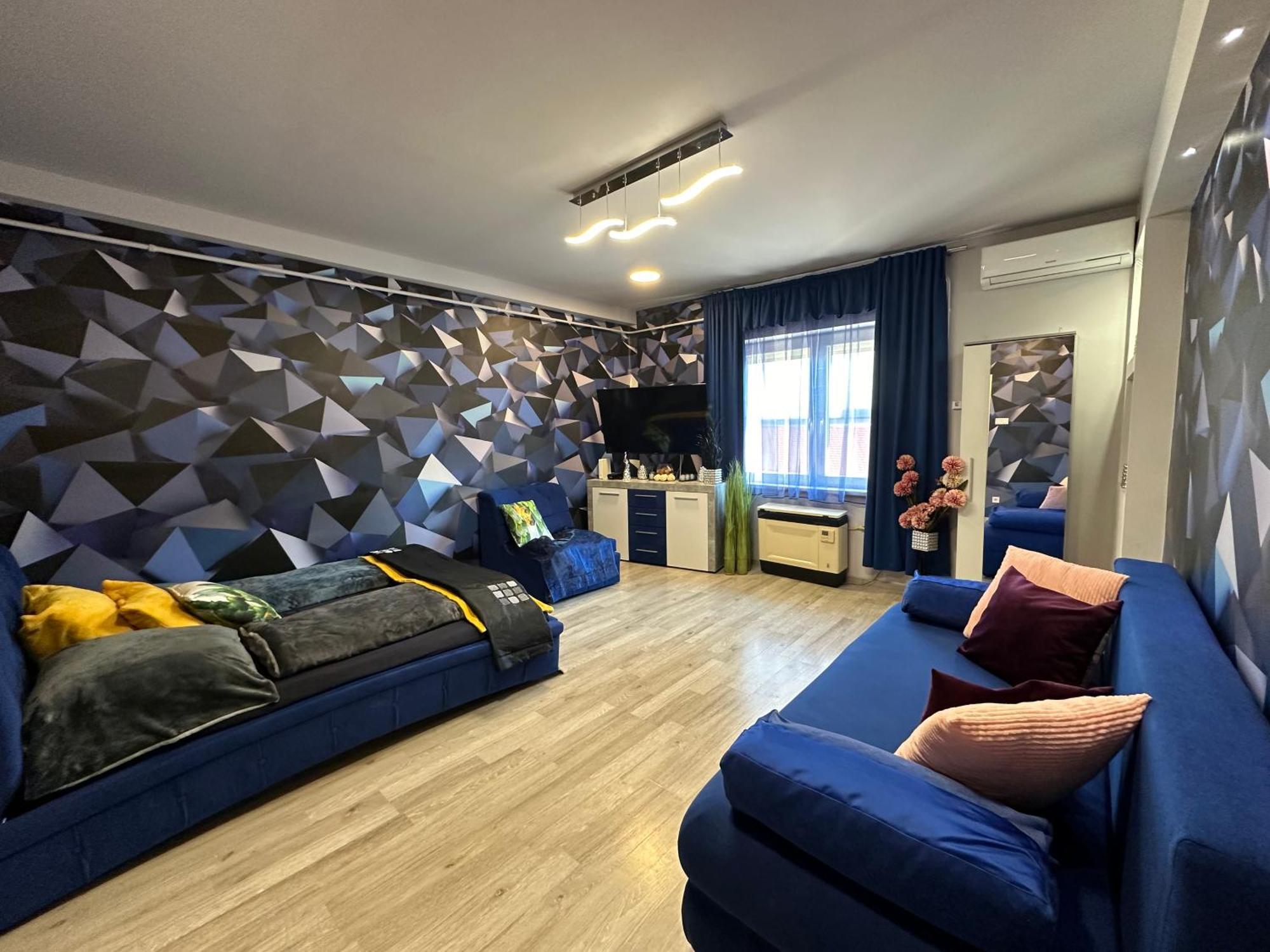 Kitty Downtown Apartman Debreţin Exterior foto
